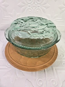 Vintage Libbey "Orchard Fruit" Embossed Glass Covered Casserole Dish 3 Quart - Picture 1 of 12