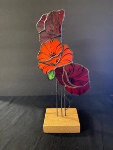 Aval Glass Stained Glass Poppy Flower Table Top Décor on Wood Base 10" Tall - Picture 1 of 6