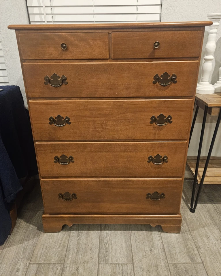 Cajonera ETHAN ALLEN Reliquia Nuez moscada Arce Colonial Temprano Americana 31"... Foto 1 de 4