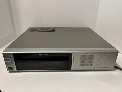 Zenith VR3100 Video Cassette Recorder With Service Manual GUC Works Well - Image 1 of 4