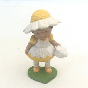 Vintage 1983 AVON Mini Doll Daisy Dreamer figure 2 1/2" - Picture 1 of 6