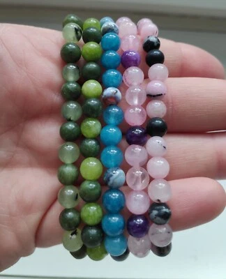 Armbänder in verschiedenen Varianten mit ausschließlich Perlen aus Naturstein - Bild 1 von 2