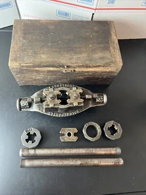 Vintage Farmstrong Bridgeport CT Pipe Threader Die Set W/ Original Box steampunk - Image 1 of 4