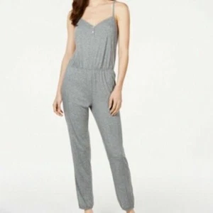 Mono pijama Alfani para mujer talla grande gris jaspeado correas de espagueti espalda deportiva - Imagen 1 de 9
