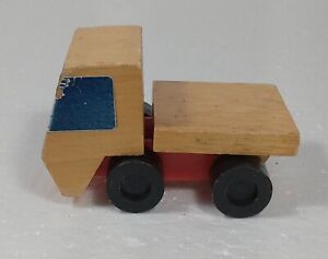 Mattel Flatbed Style Dump Truck  Wood & Plastic Vintage 1971 # 8700-01