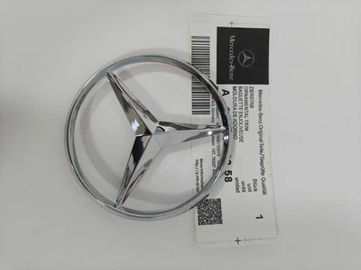 Fac6 para Mercedes Clase C AMG emblema maletero tapa trasera insignia W204 nuevo Foto 1 de 4