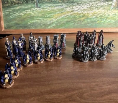 Fantasy Chess - Knights and the Underworld - 31 pcs, Most broken or repaired - Image 1 of 4
