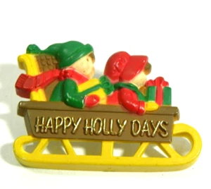Broche prendedor vintage de Navidad trineo niños regalo saludos americanos vacaciones - Imagen 1 de 6