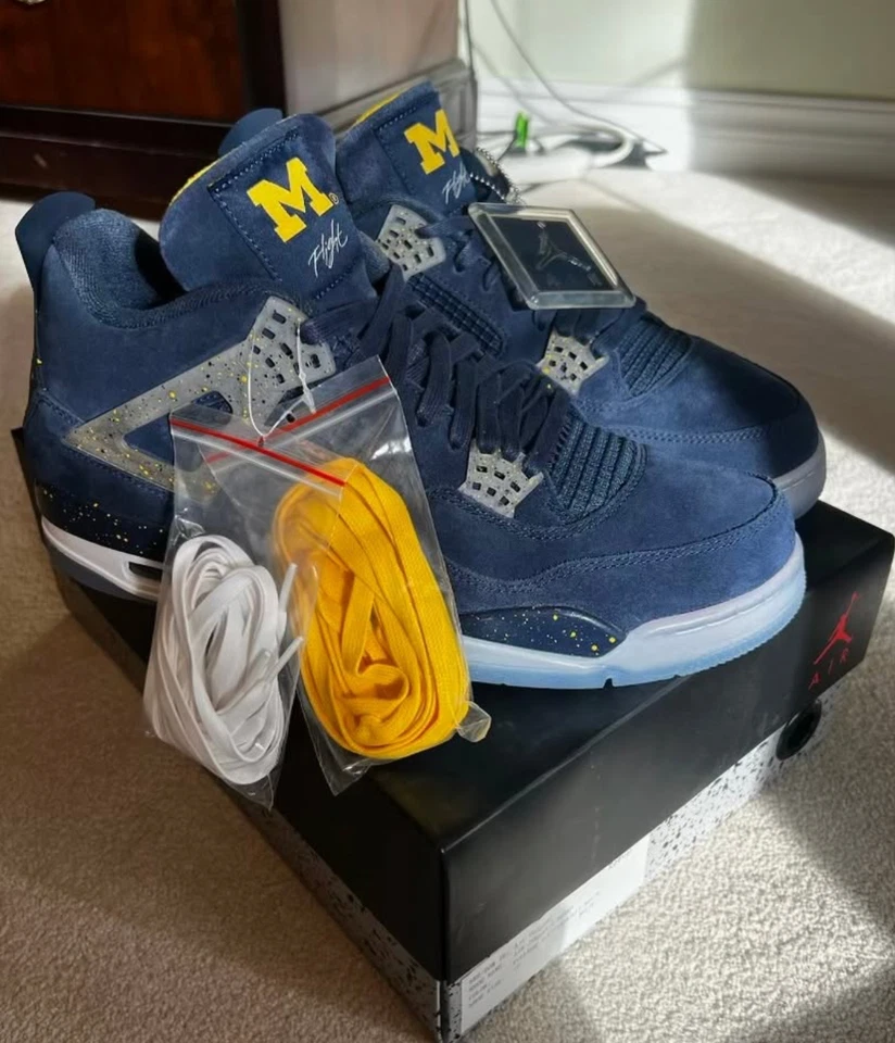 Tamanho 12 - Air Jordan 4 Retro PE Michigan Wolverines - Imagem 1 de 4