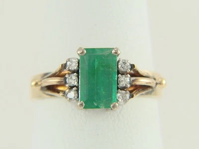 Anillo de diamantes y esmeraldas naturales de oro amarillo de 14k talla 6 Foto 1 de 4