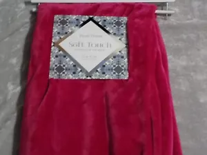 Oversized Red Chenille Fringe Throw Blanket 50x70 Soft Warm Bed Sofa NEW! - Picture 1 of 4