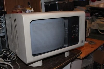 IBM 5251 Vintage Display Terminal 115V 2A Serial Connection DISPLAY ONLY - Image 1 of 4