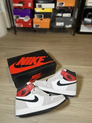 Nike Air Jordan 1 Gris Humo Alto Claro Talla 8.5 555088-126 OG I Retro Blanco  Foto 1 de 4