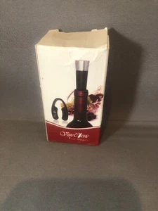 Vine Classic Wine  Stopper That Pumps Air Out & Foil Cutter W/ Instructions NIB - Picture 1 of 9