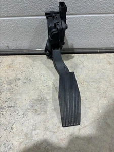 11-15 CHEVY VOLT GAS PEDAL ACCELERATOR POSITION SENSOR - Picture 1 of 3