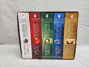 Game of Thrones Books 1-5 Paperback Box Set Martin A Song of Ice and Fire HBO - Picture 1 of 10