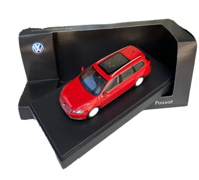 Volkswagen Passat variante B7 - scala 1/43 - modellino VW Schuco - Immagine 1 di 4