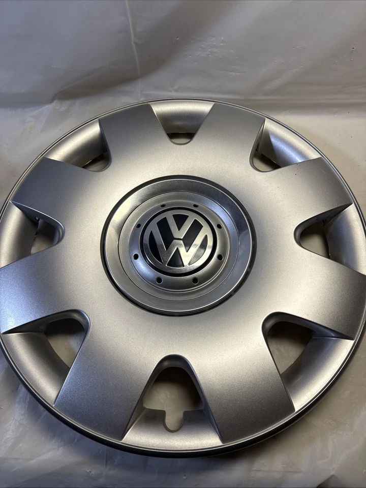 2001–2005 Volkswagen Beetle 15” Hubcap Wheel Cover OEM 1C0 601 147J/K - Image 1 of 4
