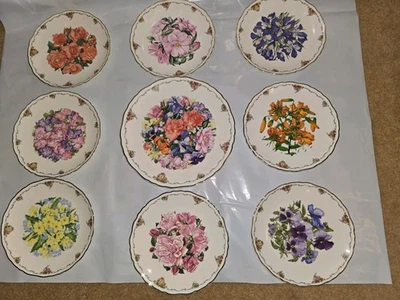 Royal Albert Bone China Queen Mothers Favorite Flowers Collection - Image 1 of 2