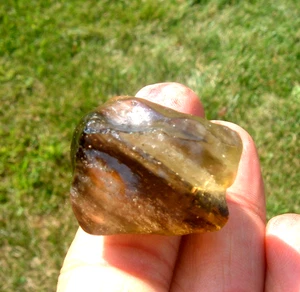 Meteorito de vidrio del desierto libio Tectita espécimen de impacto (93 crt) gema oscura suave AAA+ - Imagen 1 de 8