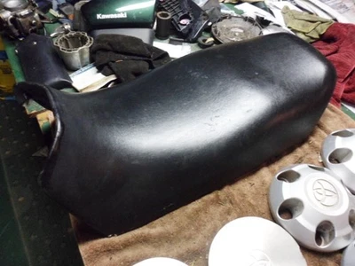 1984-1990 85 86 87 88 89 90 Yamaha FJ1100 FJ 1100 FJ1200 FJ 1200 saddle Seat oem - Image 1 of 4