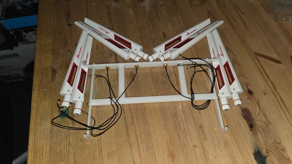 Frixtender Fritzbox 5690 Pro Prototyp 8 Antennen - Bild 1 von 3