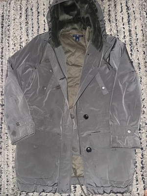 Chaqueta Parka GAP Estilo Militar Mujer Pequeña Verde Completa a Presión Bolsillos con Cremallera Exterior Foto 1 de 4