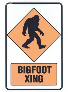 Letrero BIG FOOT CROSSING Metal Hombre Divertido Casa Cueva Decoración N135 - Imagen 1 de 1