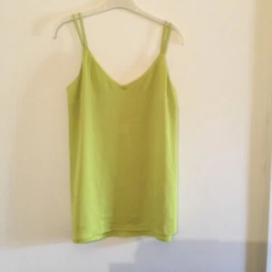 Green Strappy Vest Tank Sleeveless Bright Vibrant Top Shirt - Tag Size 10 - Picture 1 of 9