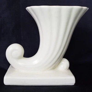 Vintage McCoy Ivory White Matte Cornucopia Vase Mid-Century USA *Crazing, Stains - Picture 1 of 19