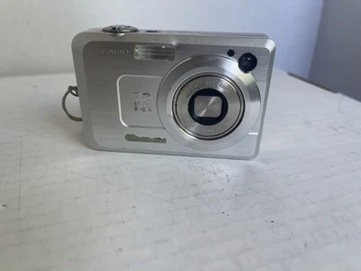 Casio Exilim EX-Z750 7.2MP Compact Digital Camera/Color Silver - Image 1 of 4