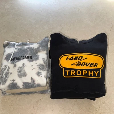 Lote de 6 Sudaderas Cuello Redondo Sudaderas con Capucha Temas y Tallas Mezcladas Al Por Mayor Foto 1 de 4