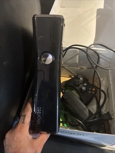 Original Xbox 360 Used Great Condition, One Controller, 250GB HD, all hook-ups - Picture 1 of 7