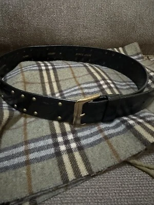 Betsey Johnson 黑色腰带带心形和耳钉,尺寸 M — 第 1/4 张图片