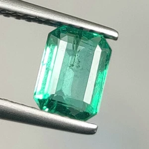 0.86 CT - Natural Emerald Fine Luster Octagon Shape Zambian - 7413 - Picture 1 of 3