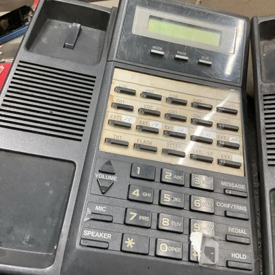 Cantidad: 2, solo piezas de teléfono Toshiba CTX DKT1020-SD.  Foto 1 de 4