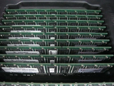 LOT 9 Infineon HYS72V64300  512MB SYNC 133 MHz CL3 ECC REG PC133R Memory - Image 1 of 3