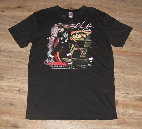 Ryan Getzlaf pre-owned with cut! T SHIRT Anaheim Ducks HOCKEY Size Medium Adult Cover