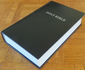 KJV, Pew Bible, Large Print, Hardcover, Black, Red Letter Edition NELSON - Foto 1 di 9