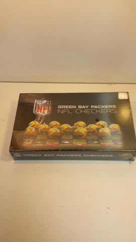 GREEN BAY PACKERS NFL CHECKERS SET BOARD GAME FACTORY SEALED Cover