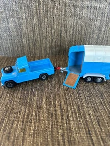 CORGI TOYS LAND ROVER WIth Double horse trailer - Picture 1 of 7