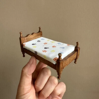 1:24 Scale Dollhouse Miniatures Furniture Bed Old Bed with Mattress Tiny Decor - Image 1 of 4
