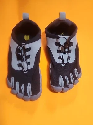 Vibram Fivefingers V-Run Retro running shoes 21M8001 Size 9-9.5  - Image 1 of 4