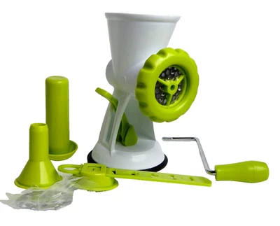 HAUSHALT INTERNATIONAL Fleischwolf aus Kunststoff mit Saugfuß inkl. Spritzgebäckaufsatz & Wurstaufsatz