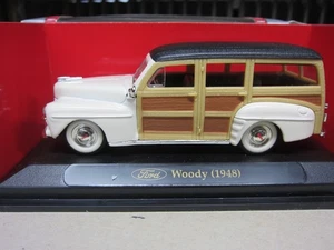 1/43 1948 Ford Woody "White" Road Signature Die cast New In Box - Picture 1 of 4