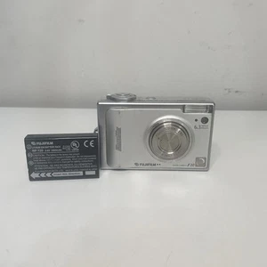 Fujifilm Finepix F10 - Compact Digital Camera - Picture 1 of 9