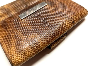 CARTERA GUCCI VINTAGE PIEL DE SERPIENTE PITÓN LOGOTIPO PLACA MONEDA PLEGABLE ITALIA MARRÓN - Imagen 1 de 23