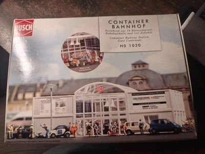 Busch Spur H0 1030 Bausatz Container Bahnhof ungebaut in geöffneter OVP - Bild 1 von 4