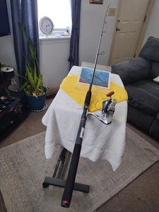 Spinning Fishing Rod Ugly Stik Gx2 9' Med 4-20lb And Reel Contender - Picture 1 of 15