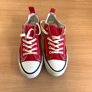 Primark Low Top Converse Style Sneakers Trainers Shoes UK Size 4 Red & White - Picture 1 of 7